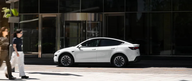 Tesla Model Y 官方产品图